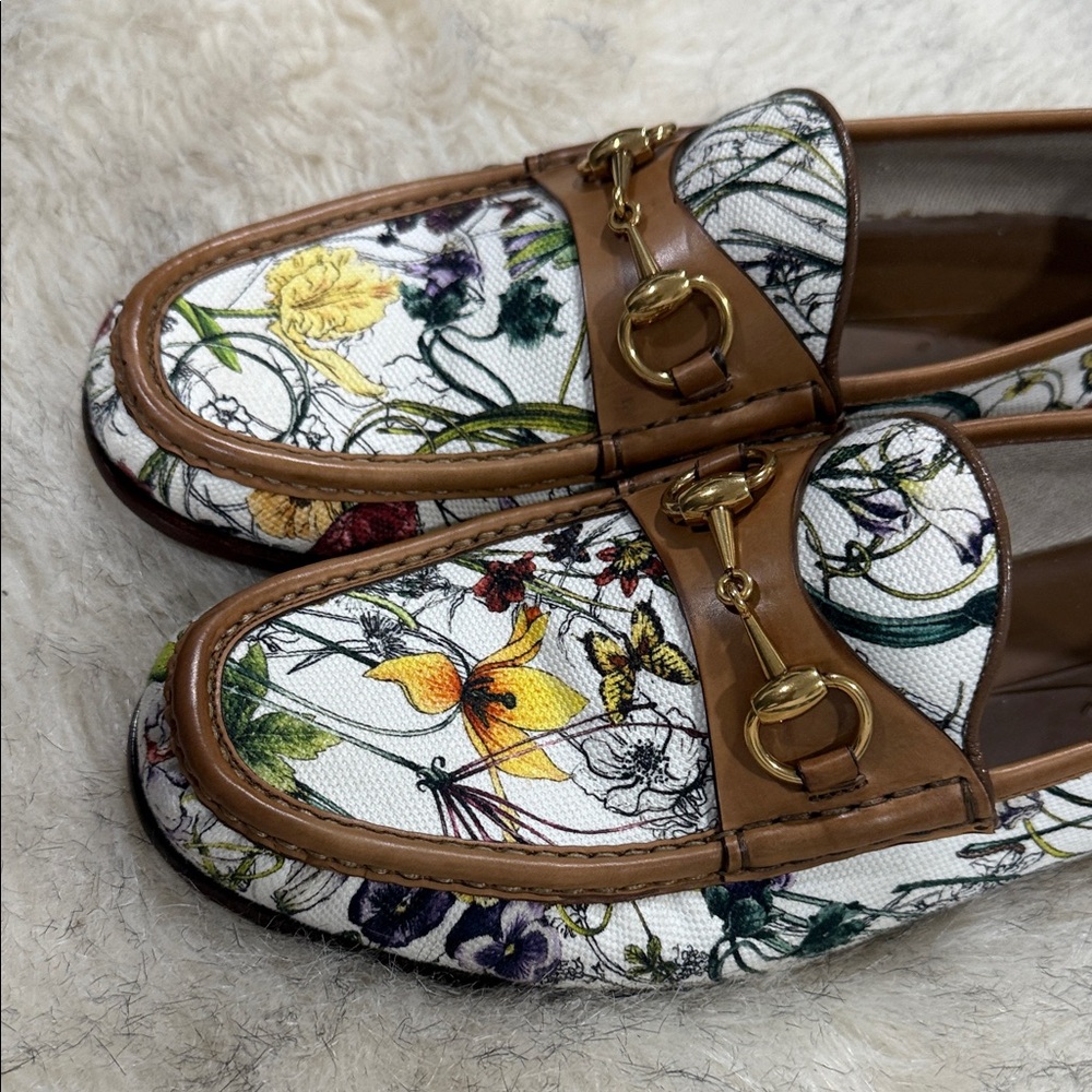 Gucci Floral Print Men's Oxfords with Gold Detail - Picture 2 of 6